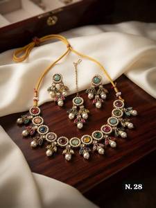 Conjunto de Collar y Pendientes de Boda Vintage de Aleación Chapada en Oro Antiguo con Circones y Perlas de Imitación de Alta Calidad, Joyería Certificada por Terceros - Product Image 2