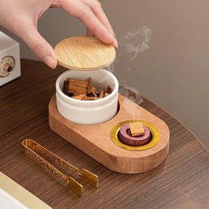 Ensemble brûleur d'encens en bois avec base ovale, pot de rangement en métal blanc avec couvercle en bois, insert de brûleur doré et pinces pour les encens - Product Image 5