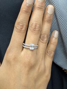 Bague de fiançailles en diamant de laboratoire taille émeraude 1 carat, sertie d'un halo caché vintage, certifiée IGI, en or blanc massif 14 carats, pour anniversaire - Product Image 5