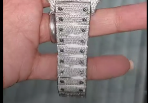 Montre de luxe SHREYA DIAM pour homme, rectangulaire, en acier inoxydable, analogique, avec cristaux, chiffres romains, bracelet de 46 mm, fermoir déployant de 20 mm - Product Image 3
