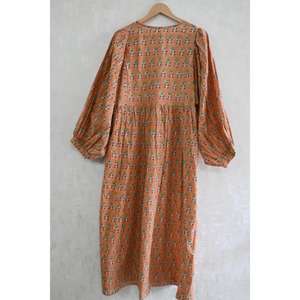 Vestido de Algodón con Estampado Artesanal para Mujer, Estilo Boho para Verano en Tela Natural Ligera y Transpirable - Product Image 5