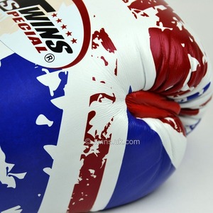 ถุงมือชกมวยพิมพ์ลายพรีเมียม หนังวัวแท้ สำหรับฝึกซ้อมและแข่งขัน ศิลปะการต่อสู้ MMA - Product Image 5