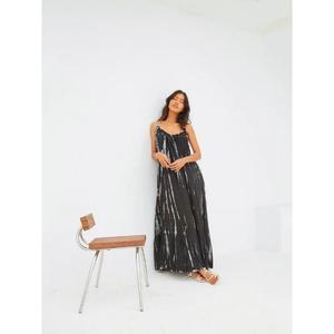 Vestido Maxi Negro Hecho a Mano, Sin Espalda, 100% Algodón, Talla Grande con Volantes - Product Image 3