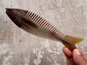 Peine de Cuerno de Búfalo Ecológico Hecho a Mano, con Dientes Finos, Antiestático, para Peinar y Cuidar el Cabello - Product Image 3