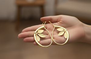 ต่างหูรูปใบไม้ทำมือจากสแตนเลส ดีไซน์พฤกษศาสตร์ออร์แกนิก ชุบทอง 18K ป้องกันการหมองคล้ำ สไตล์โบฮีเมียนมินิมอล - Product Image 2