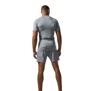 เสื้อยืดออกกำลังกายผู้ชายขายส่งแบบกำหนดเอง เสื้อผ้าฝึกซ้อมยืดหยุ่นกระชับสวมใส่สบายสำหรับวิ่ง ขายดี - Product Image 6