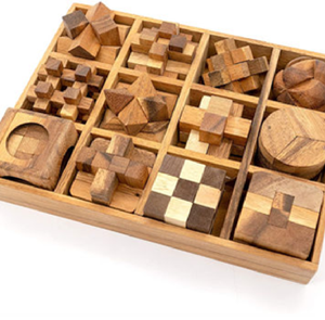 Una colección premium de diversos rompecabezas 3D de madera en una caja de almacenamiento compartimentada; disponible a precios de mayorista. - Product Image 1