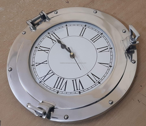 Horloge murale à hublot nautique en métal argenté poli avec chiffres romains pour les maisons à thème vintage Technique plaquée - Product Image 5