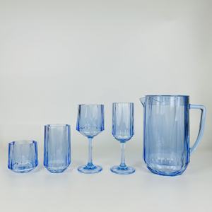 Copa de agua de plástico arcoíris con forma de diamante - Product Image 5