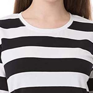 Camiseta de Mujer con Cuello Barco, Diseño Personalizado, 100% Algodón Ecológico, Diseñada para una Estética Chic y Femenina - Product Image 5