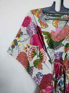 Vestido Kaftan de Algodón Hecho a Mano en India, Estampado Floral, Estilo Boho Ligero - Product Image 3