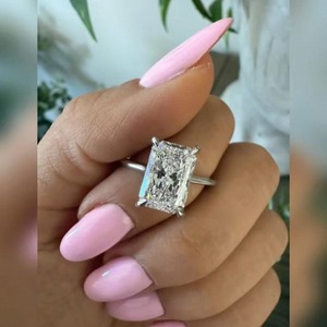 Anillo de lujo con diamante cultivado en laboratorio de corte radiante para mujer, regalo de compromiso y boda en oro de 9K, 14K, 18K con certificación IGI SGL, 3 quilates - Product Image 5