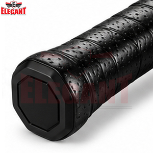 Palas de pádel negras y rojas para venta al por mayor, recién llegadas, con gráficos angulares de estilo carbono, superficie perforada y mango ergonómico. - Product Image 6