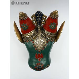 Colgante de pared de cabeza Nandi de latón de 9 pulgadas con incrustaciones intrincadas para decoración del hogar, decoración de pared y Templo hecho en La India - Product Image 2