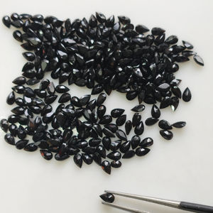 Piedras Preciosas Red Mountain Gems, Ónix Negro Natural, Corte Pera de 4x2.5MM, Piedra Preciosa Suelta de la Mejor Calidad para Joyería - Product Image 1