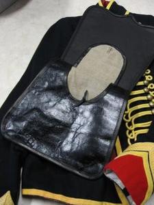 Banderola Tradicional con Insignia de Lingotes de Oro, Bandera Bordada en Satén Resistente con Borlas de Lingotes de Oro - Product Image 6