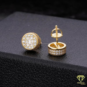 Pendientes Circulares de Diamantes Cultivados en Laboratorio VVS de Alta Gama en Plata de Ley 925 con Acabado en Oro y Detalles Geométricos de Piedras - Product Image 3