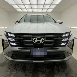 TUCSON HYBRID SUV SEL AWD 2026 de Lujo, Certificado, Usado, con Asientos de Cuero - Product Image 1