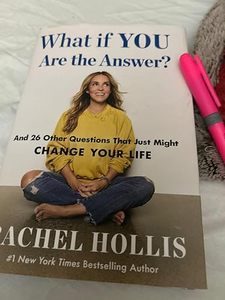 ¿Qué si TU eras la respuesta? Por Rachel Hollis, Libro en inglés de bolsillo, Libro sobre mentalidad y motivación - Product Image 3
