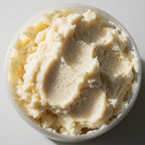 Suif de bœuf raffiné de qualité supérieure, offrant une texture lisse et un point de fusion élevé, idéal pour les applications culinaires gastronomiques et les soins de la peau. - Product Image 3