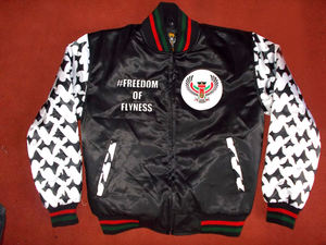 Veste de baseball universitaire en satin avec logo personnalisé Bomber d'hiver à capuche pour hommes avec broderie 3D High Street Streetwear Private Design - Product Image 2