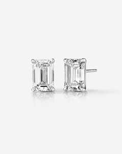 Boucles d'oreilles solitaires à clous en diamant de laboratoire taille émeraude, sertis à griffes, avec fermoir poussoir, en or massif 14k 18k, certifiées IGI, bijoux minimalistes - Product Image 1