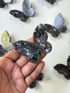 Larvikite naturelle, papillon 3D sculpté à la main, cristal de pierre précieuse, Feng Shui, guérison, vente en gros - Product Image 4