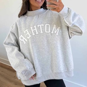 เสื้อพูลโอเวอร์คอเต่าทรงโอเวอร์ไซส์ ผ้าเฟรนช์เทอร์รี่ พิมพ์ลายตัวอักษรสีเทา พร้อมโลโก้แบบกำหนดเอง สำหรับใส่ในฤดูใบไม้ร่วง เหมาะสำหรับทั้งชายและหญิง - Product Image 1