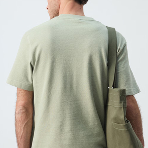 T-shirt col rond pour homme 2026 au design élégant et abordable, couleur unie pour le quotidien, avec logo personnalisable, coupe confortable - Product Image 5