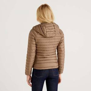 Chaqueta de Invierno Acolchada para Mujer, Tejida y Transpirable, Diseño Más Reciente, Más Vendida, Personalizable, Impermeable, Reversible y Ecológica - Product Image 4