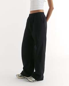 Pantalon de sport évasé pour femme, taille haute, idéal pour la gym, le yoga et la course à pied, qualité supérieure, tissu doux et respirant - Product Image 4