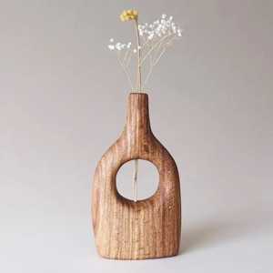 Paire de vases cylindriques en bois foncé brillant, faits à la main, conteneurs à fleurs en bois courbé, centre de table moderne, décoration pour la maison et le bureau - Product Image 6