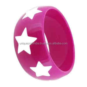 Elegantes brazaletes de resina en diseños atrevidos y sutiles | Ofertas a granel disponibles | Joyería de mujer perfecta para fiestas, eventos y ocasiones - Product Image 6