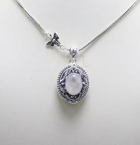 NIKHIL GEMS Pendentif vintage en argent sterling fait main avec pierre de lune, bijou en pierre précieuse naturelle, cadeau pour elle, certifié par un tiers - Product Image 1