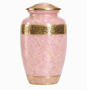 Urne artisanale très prisée, texture marbre rose avec motif géométrique doré, couvercle décoratif, pour cendres commémoratives et hommage - Product Image 2