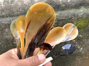 ช้อนเขาควายทำด้วยมือธรรมชาติที่มีพื้นผิวขัดเงาเรียบเหมาะสำหรับการเสิร์ฟอาหารและให้เป็นของขวัญ - Product Image 6