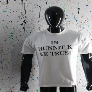 Camiseta blanca de talla estándar americana para hombre, con serigrafía personalizada, garantía de 25 lavados, hilos más finos. - Product Image 1