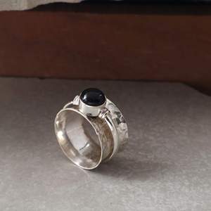 Bague tournante artisanale en obsidienne noire en forme de lune, en argent sterling 925, bague de méditation anti-stress, bijoux de mariage vintage bohème - Product Image 2