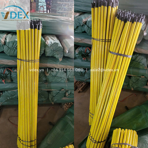 Mango de escoba de madera recubierto de PVC amarillo, núcleo de palos de madera de eucalipto, 120 cm de largo - Product Image 6