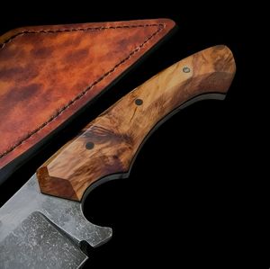 Couteau de chasse et de camping artisanal en acier Damas avec manche en bois, personnalisable OEM, incluant une fourreau en cuir de buffle - Product Image 5