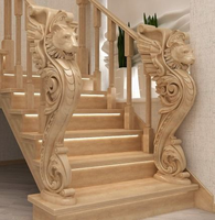 Poteau d'escalier en bois massif sculpté en forme de lion, artisanal, design rustique de luxe antique, surface lisse, pour hôpital