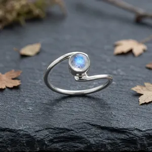 Bague en argent sterling 925 avec pierre de lune, sertissage clos, style minimaliste, pour usage quotidien, bague en pierre précieuse pour femme - Product Image 5