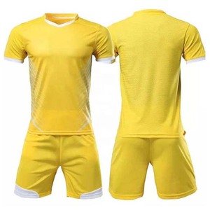 Ensemble maillot et short de football personnalisé pour homme, bleu clair, col en V, manches courtes, 100 % polyester, anti-humidité, tenue de sport estivale - Product Image 4