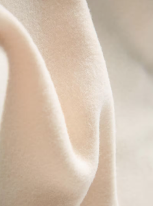 Sudadera Oversize de Cuello Redondo para Mujer de San Valentín con Estampado de Mariposa en Lámina Plateada, Hombros Caídos, Manga Larga, Tejido de Algodón Suave - Product Image 5