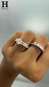Anillo de compromiso solitario de lujo con diamante cultivado en laboratorio de corte redondo y anillo de boda a juego, venta al por mayor - Product Image 4