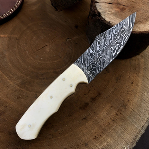 Cuchillo de Caza y Camping Multifuncional de Acero Damasco de Alto Contenido de Carbono, Hoja Recta, Espiga Completa con Mango de Hueso - Product Image 2