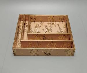 Plateau de service rectangulaire en bois émaillé doré imprimé, prix de gros, fabricant d'Inde, nouveau style, plateau de service fait main - Product Image 2