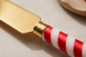 Ensemble de couverts de Noël festifs en acier inoxydable avec manches en résine pour banquets, restaurants, maisons et traiteurs, faits à la main - Product Image 2