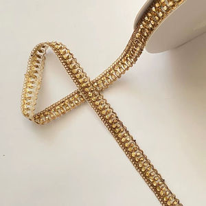 Accessoires vestimentaires : Bordure métallique or et argent, dentelle, paillettes, broderie jaune doré, sacs et chaussures hydrosolubles - Product Image 2