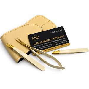 Pinzas para Cejas Color Crema Dorado con Logotipo Personalizado, Pinzas de Acero Inoxidable con Puntas Inclinadas y Afiladas, Pinzas para Cejas con Tijeras de Pestañas con Resorte - Product Image 2